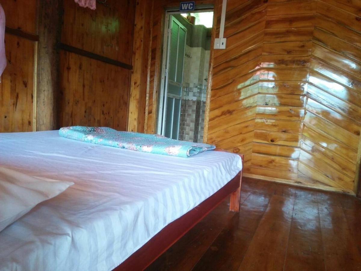 Tran Xuan Homestay Ba Be Village Esterno foto